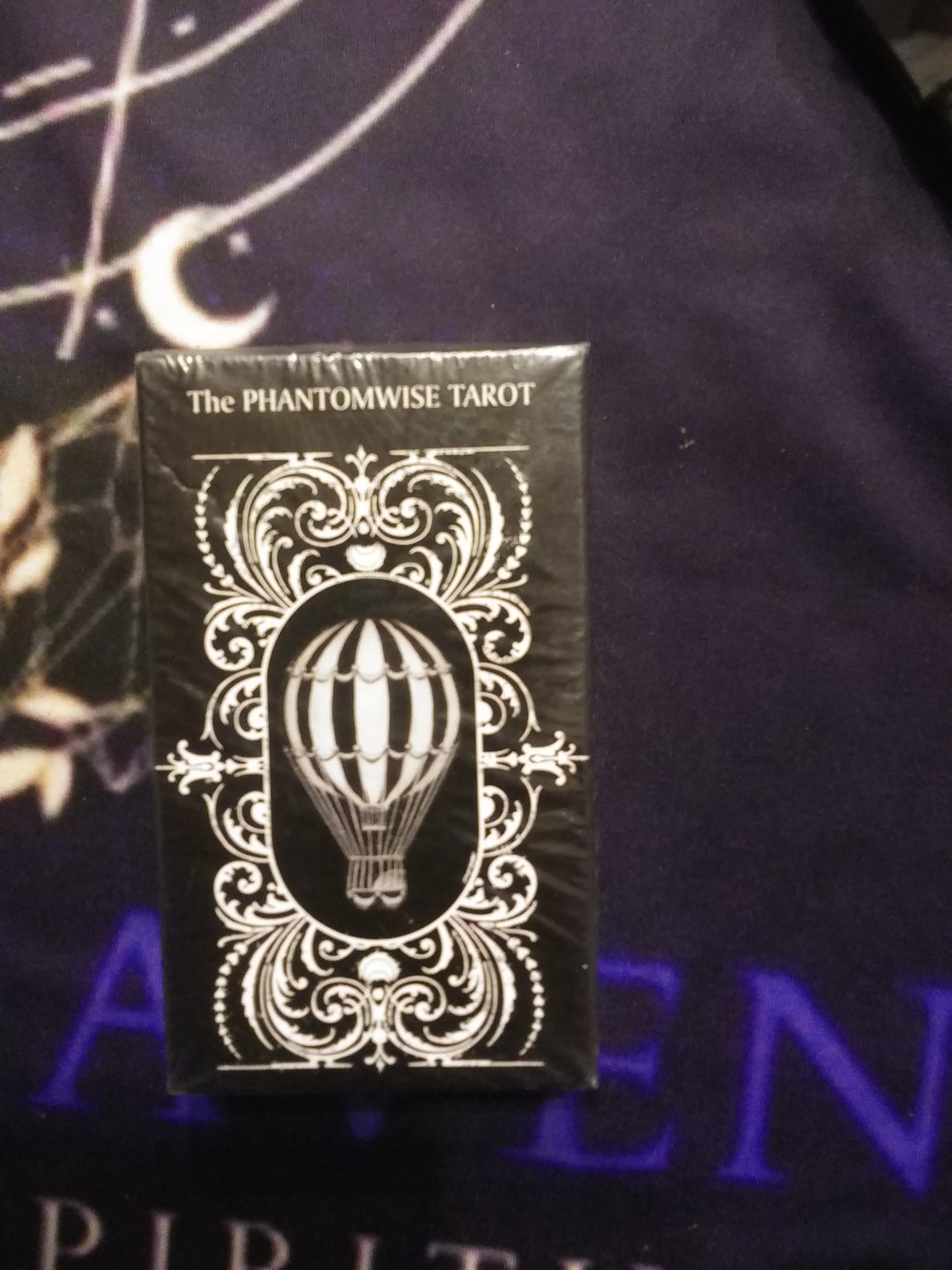 The Phantomwise Tarot deck